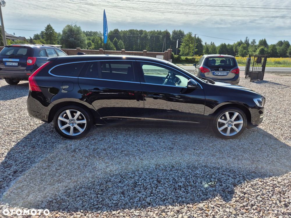 Volvo V60 D3 Momentum - 1