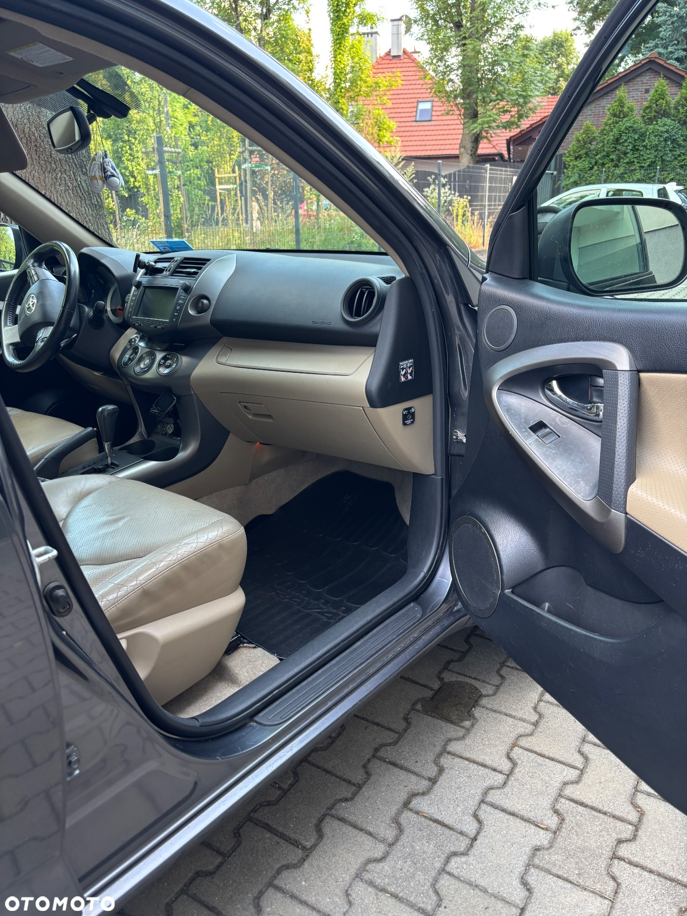 Toyota RAV4 - 12