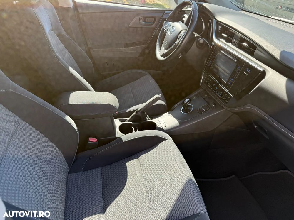 Toyota Auris - 5