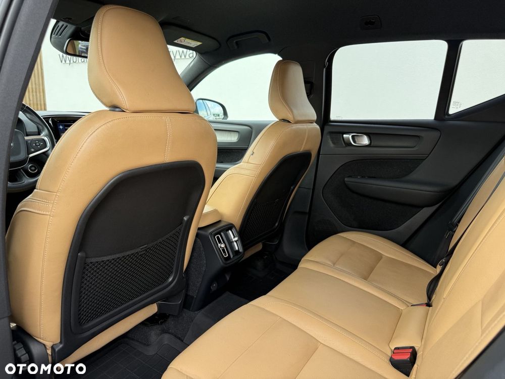 Volvo XC 40 - 22