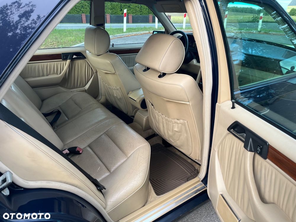 Mercedes-Benz W124 (1984-1993) - 11