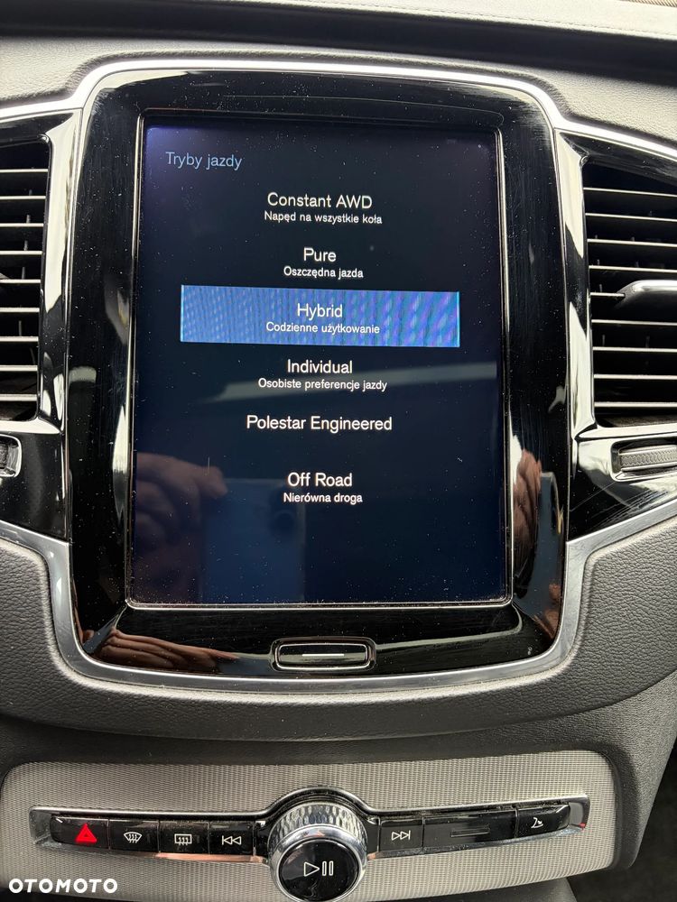 Volvo XC 90 T8 AWD Plug-In Hybrid R-Design 7os - 30