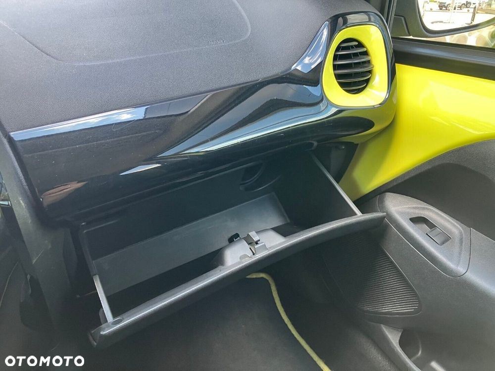 Toyota Aygo x-play touch - 19