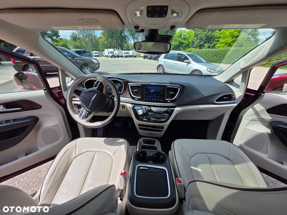 Chrysler Pacifica - 18
