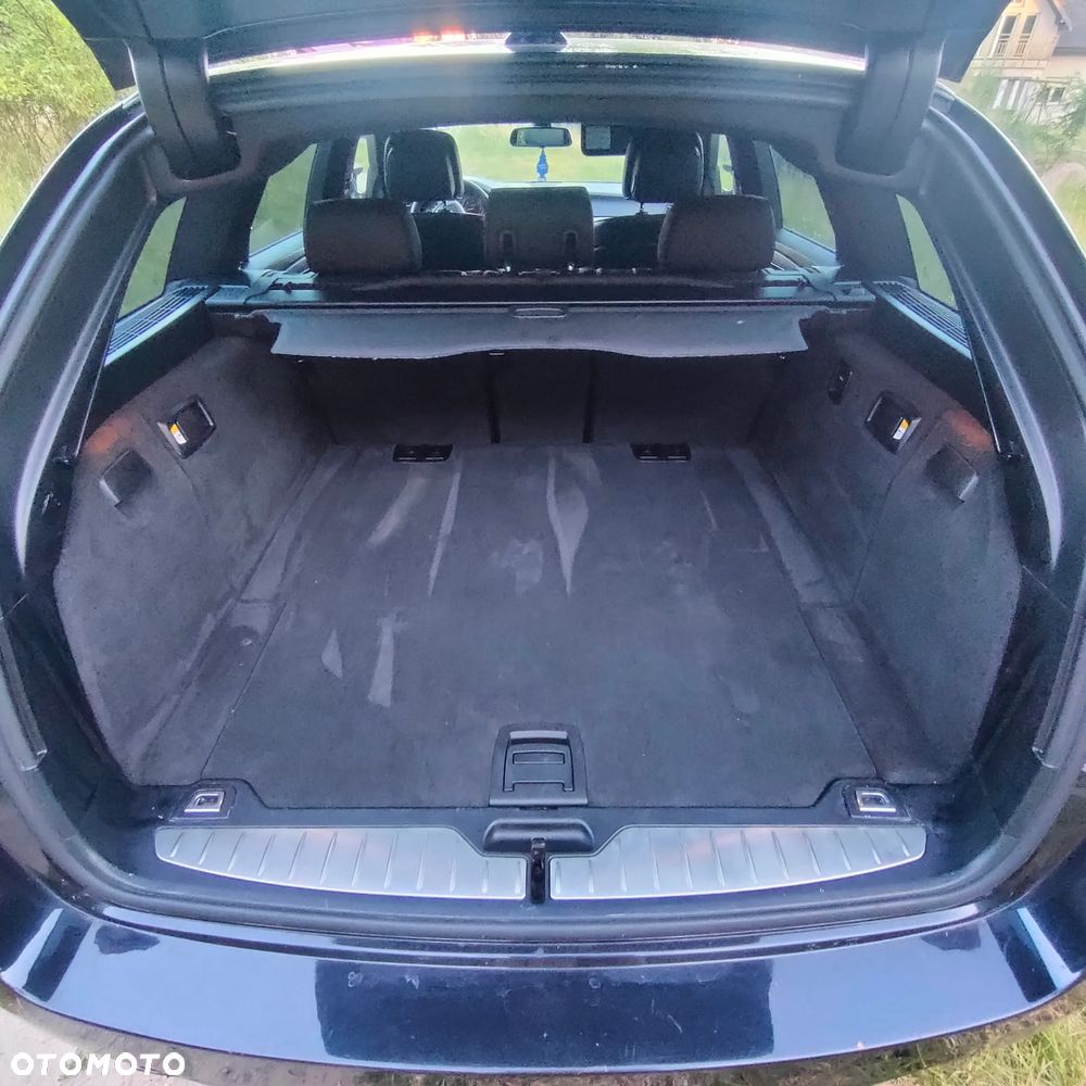 BMW Seria 5 530d xDrive Touring Sport-Aut - 15