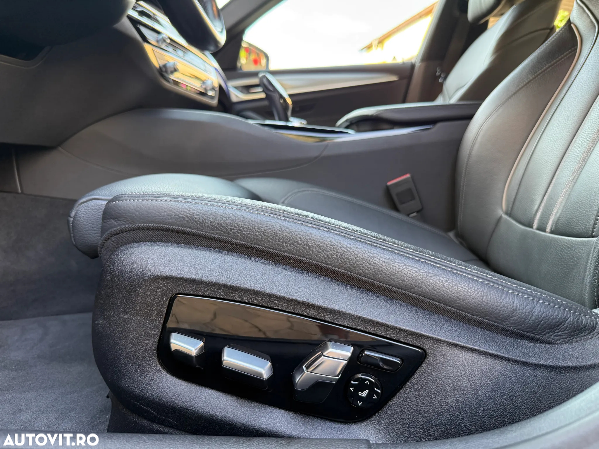 BMW Seria 5 530i AT MHEV - 16
