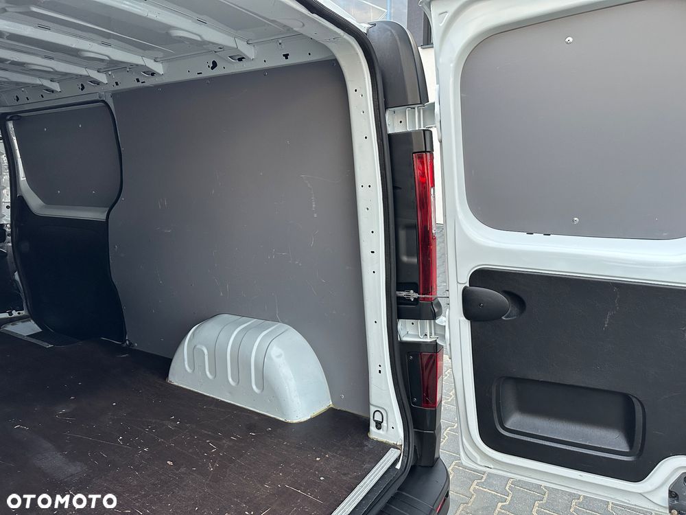 Renault Trafic L2H1 Długi 1.6 DCi 125KM Klima Webasto REGAŁY - 17