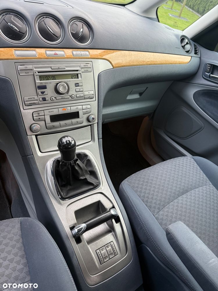 Ford Galaxy 2.0 Ghia - 7