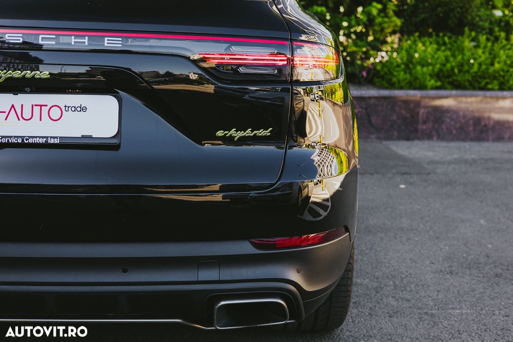 Porsche Cayenne - 12