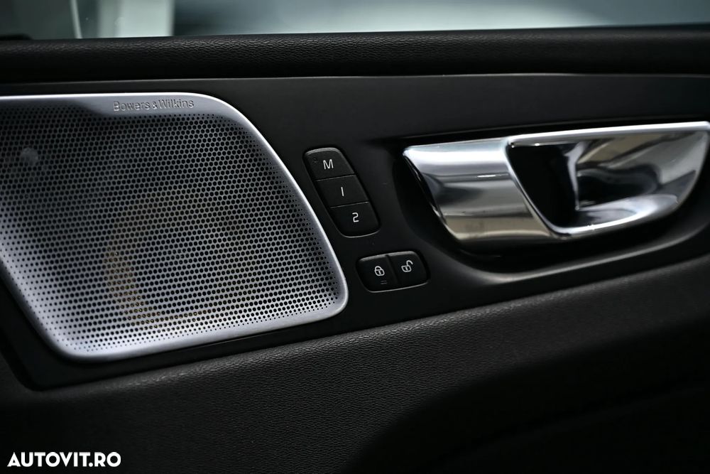 Volvo XC 60 D5 AWD Geartronic Inscription - 28