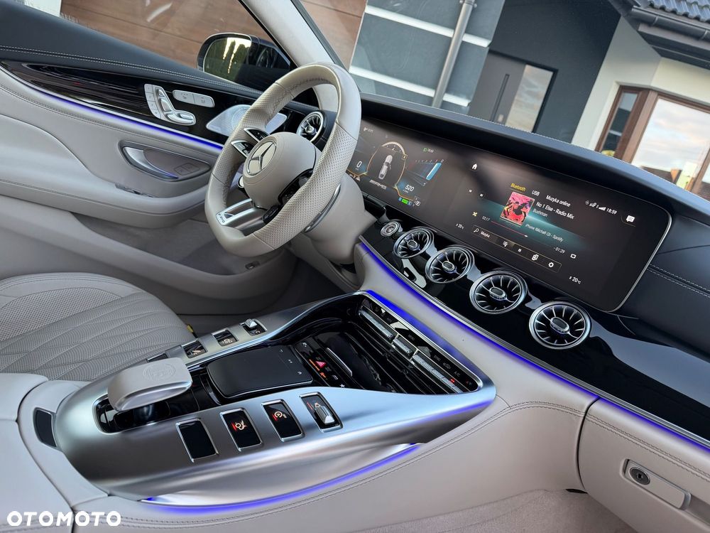 Mercedes-Benz AMG GT 43 4-Matic+ Special Edition Red - 26