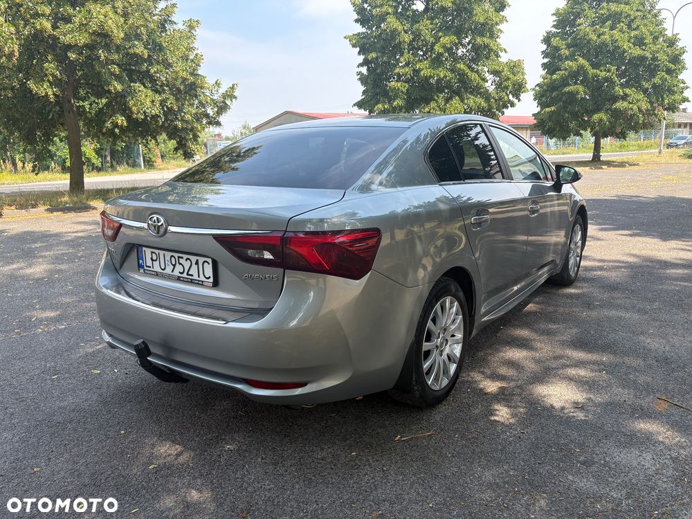 Toyota Avensis 1.8 Premium EU5 - 6