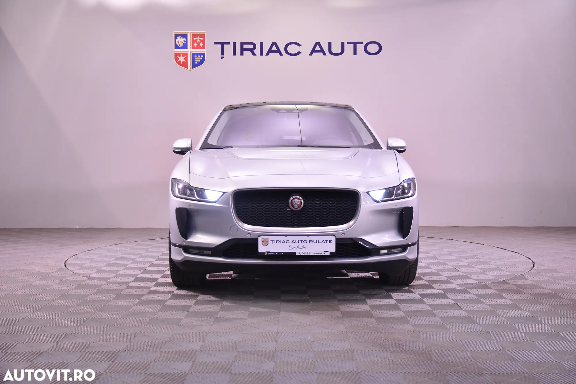 Jaguar I-Pace - 8