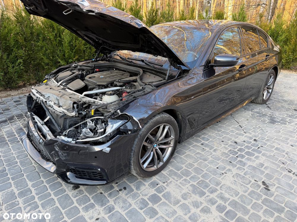 BMW Seria 5 520d xDrive M Sport sport - 9