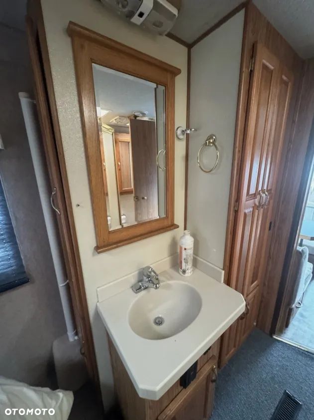 Inny Gulf Stream Sun Voyager USA Kamper - 7