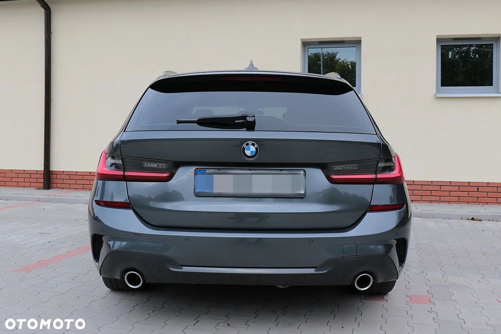 BMW Seria 3 320d Touring M Sport - 16