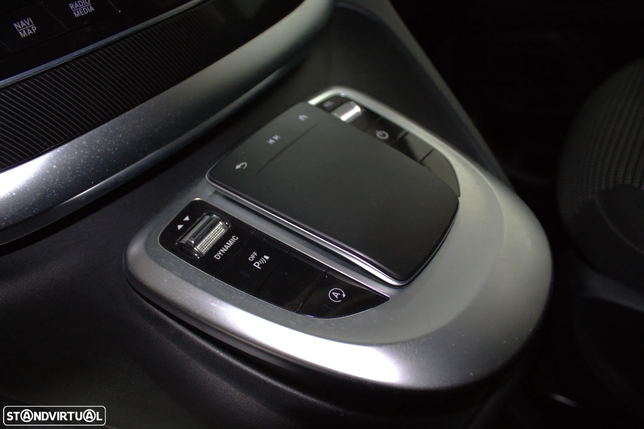 Mercedes-Benz V 220 d Longo Avantgarde - 12
