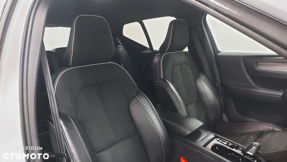 Volvo XC 40 D3 SCR R-Design - 17