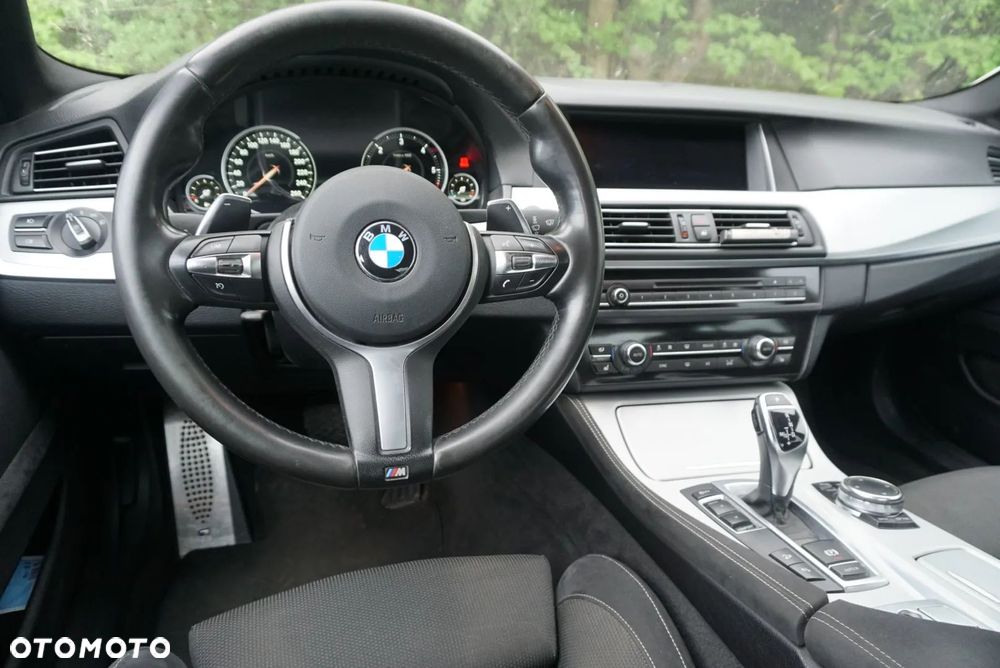 BMW Seria 5 525d xDrive - 21