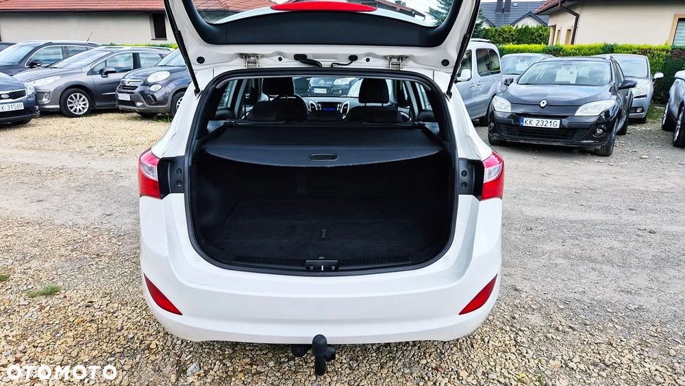 Hyundai i30 1.4 Intro Edition - 31