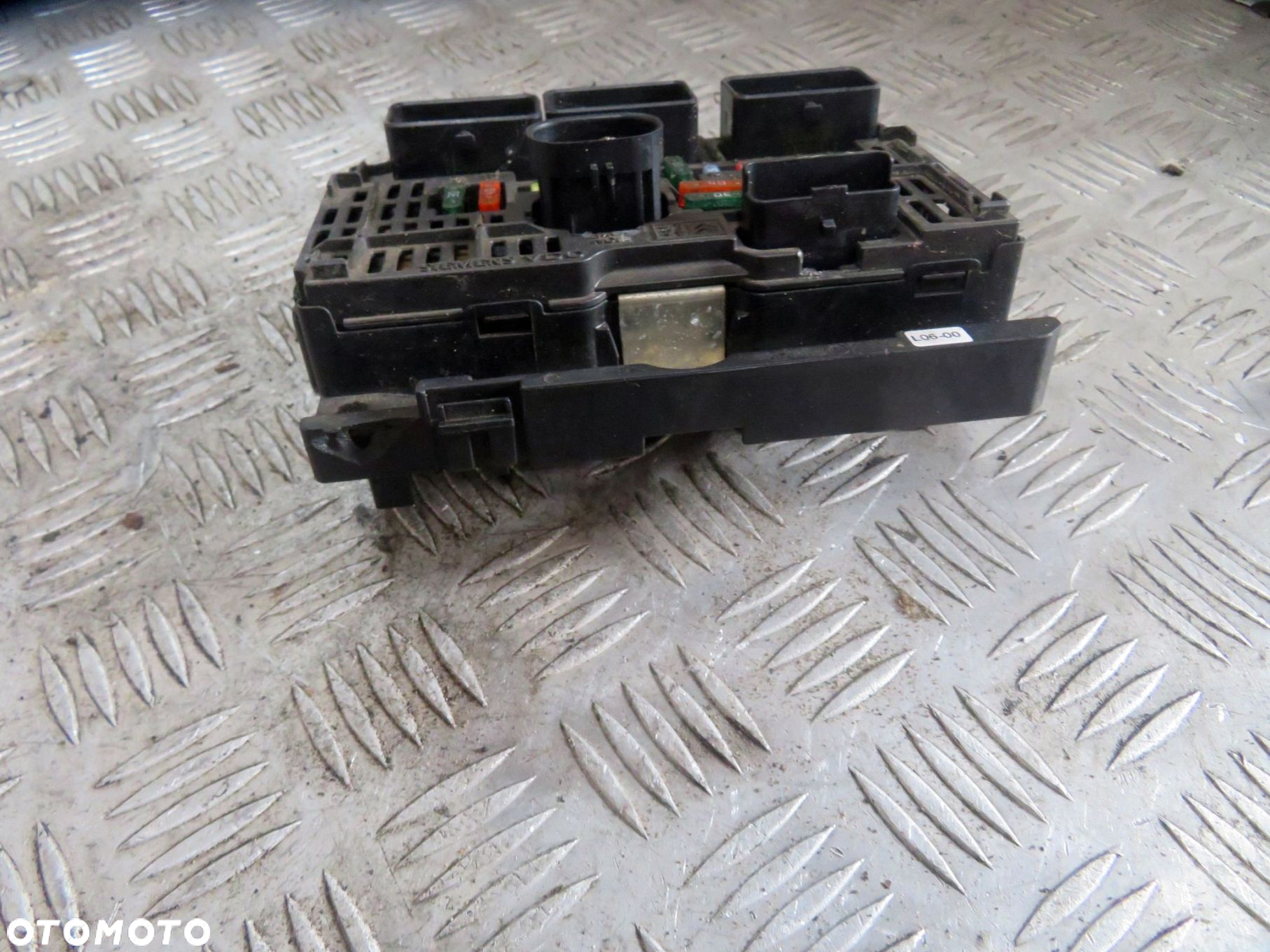 SKRZYNKA BEZPIECZNIKÓW C4 I 2.0 HDI 9657718780 BSM L06 S118983006K CITROEN 2004-2008 - 4