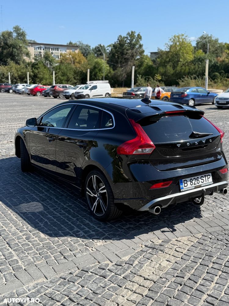 Volvo V40 D3 Geartronic RDesign - 4