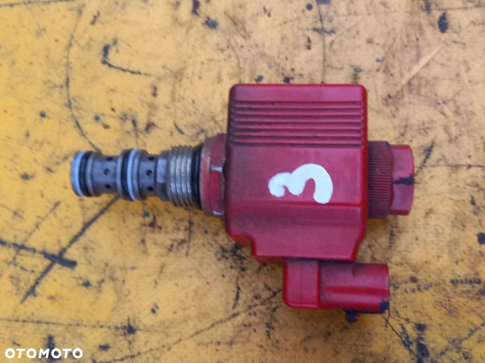 Blok zaworowy Powershift rozdzielacz cewka McCormick XTX200 - 9
