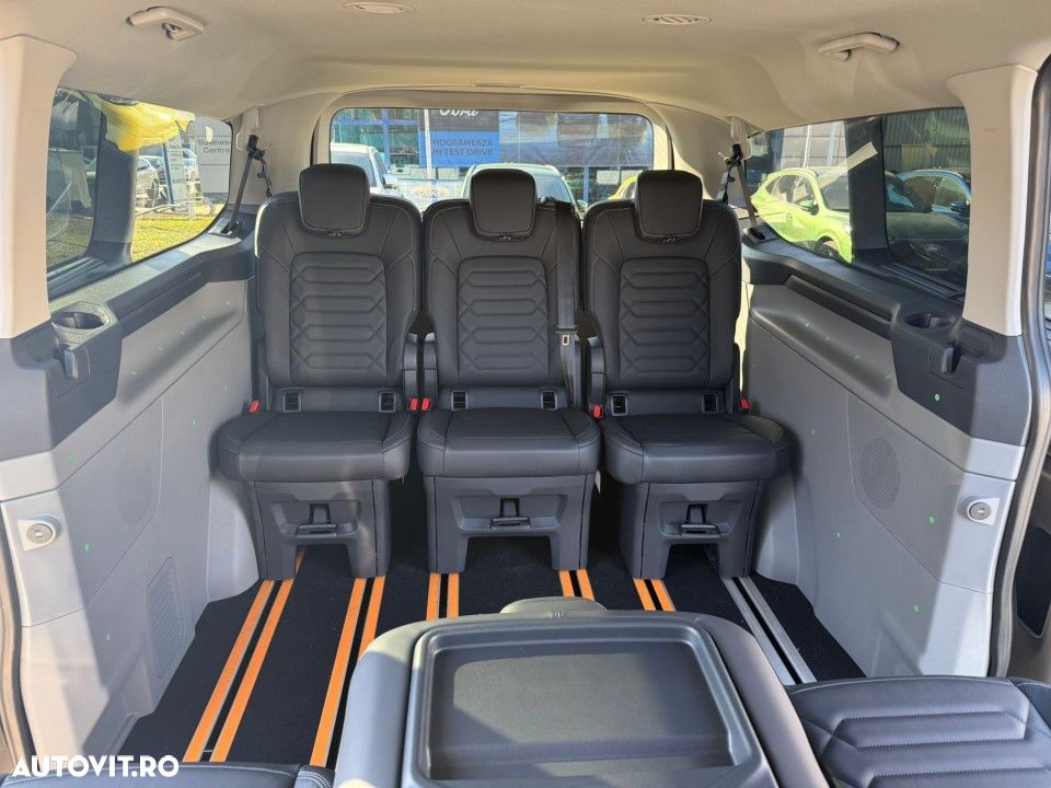 Ford Tourneo Custom - 15