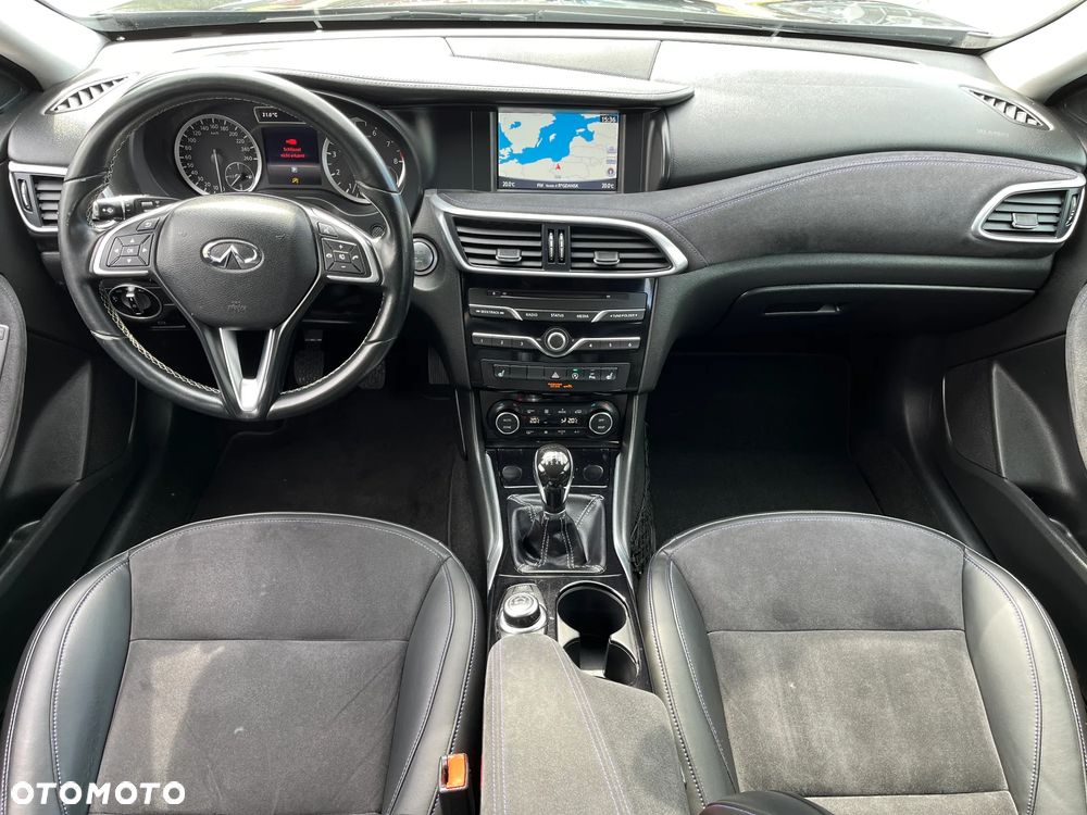 Infiniti Q30 - 22