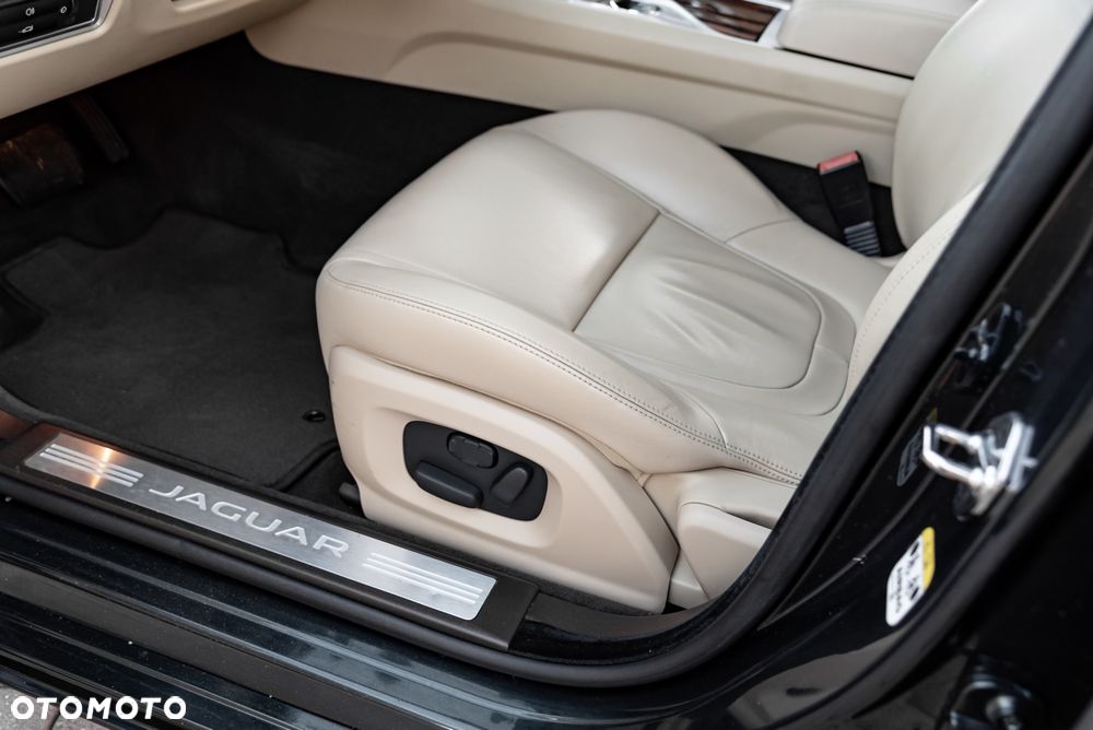Jaguar XF 3.0 V6 Kompressor AWD - 19