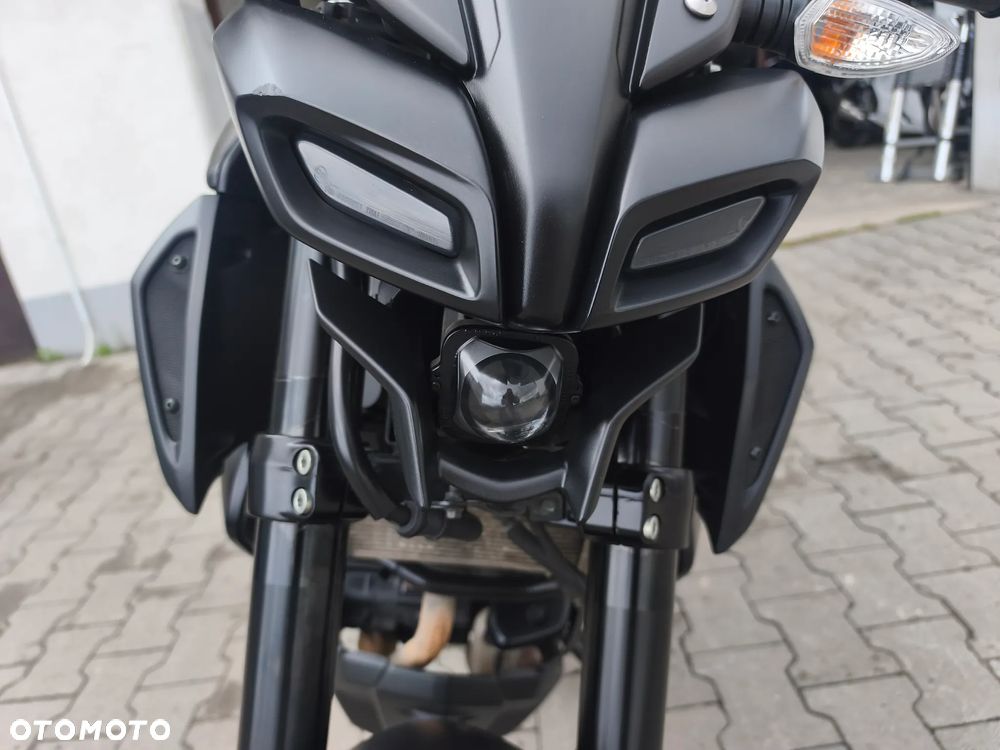 Yamaha MT - 27