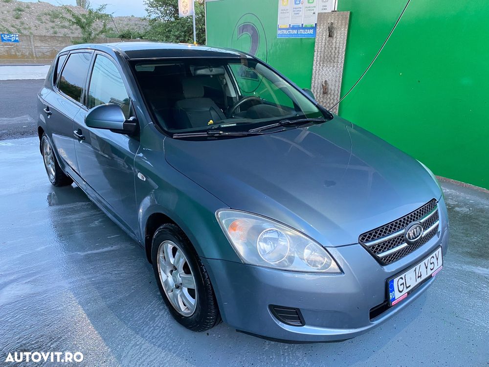 Kia Ceed - 10