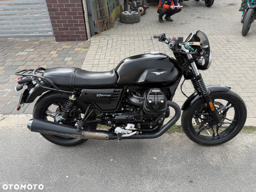 Moto Guzzi V7 - 4