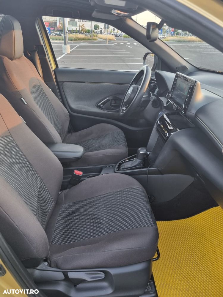 Toyota Yaris Cross 1.5 VVT-i HSD 4x2 Exclusive Adventure - 12