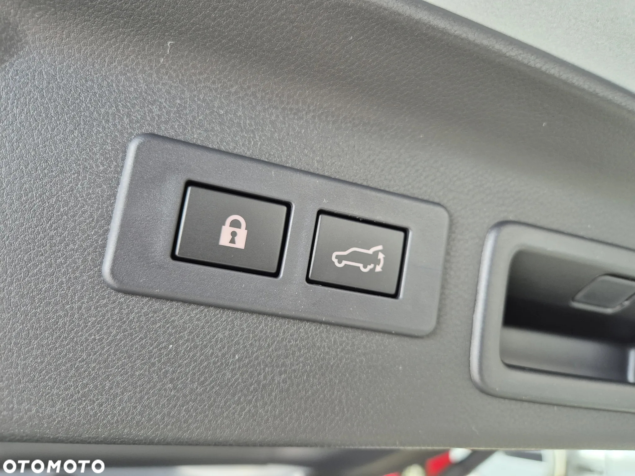 Subaru Forester 2.0i-L Platinum (EyeSight) Lineartronic - 24