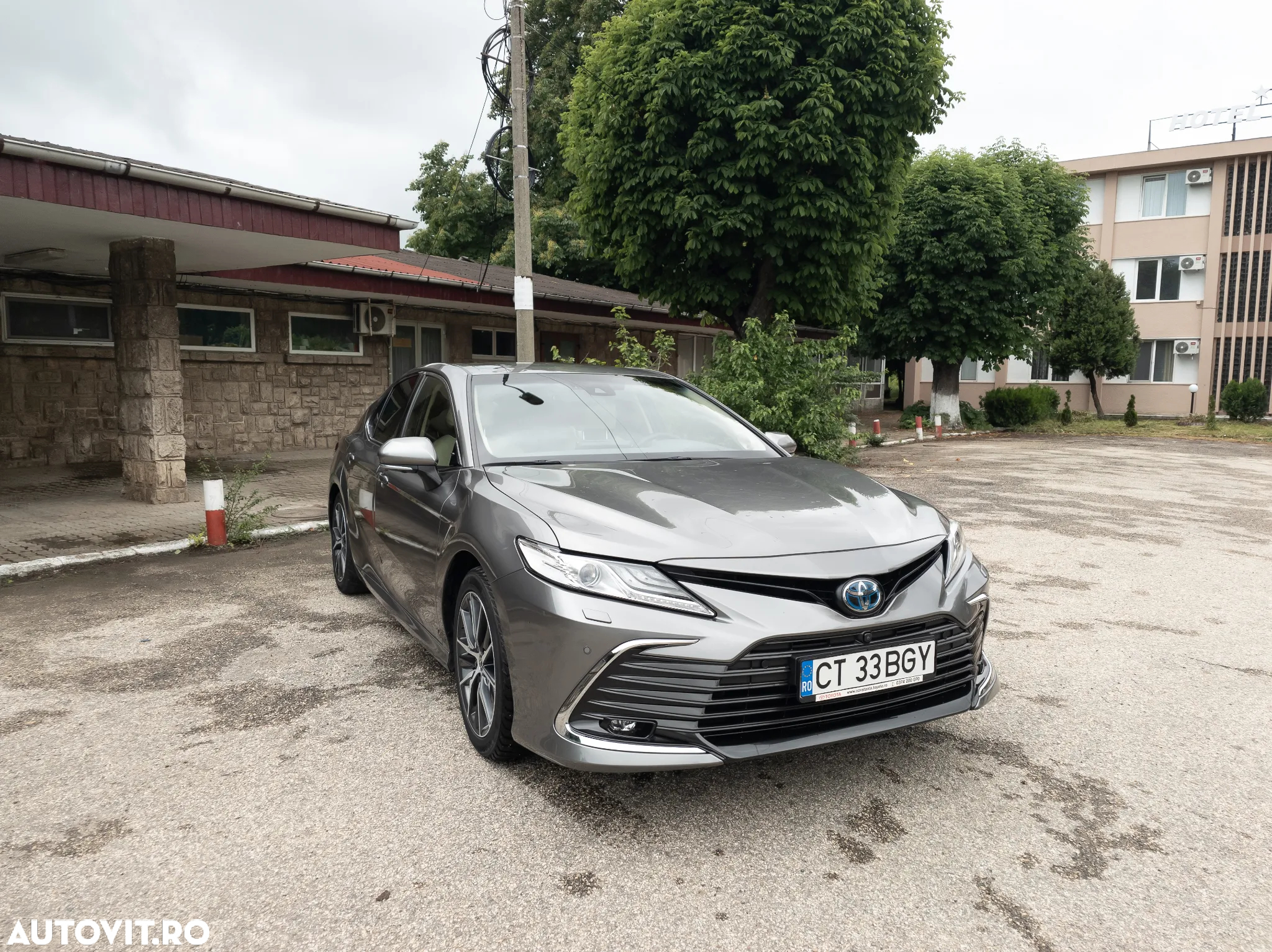 Toyota Camry 2.5 Hybrid Exclusive - 2