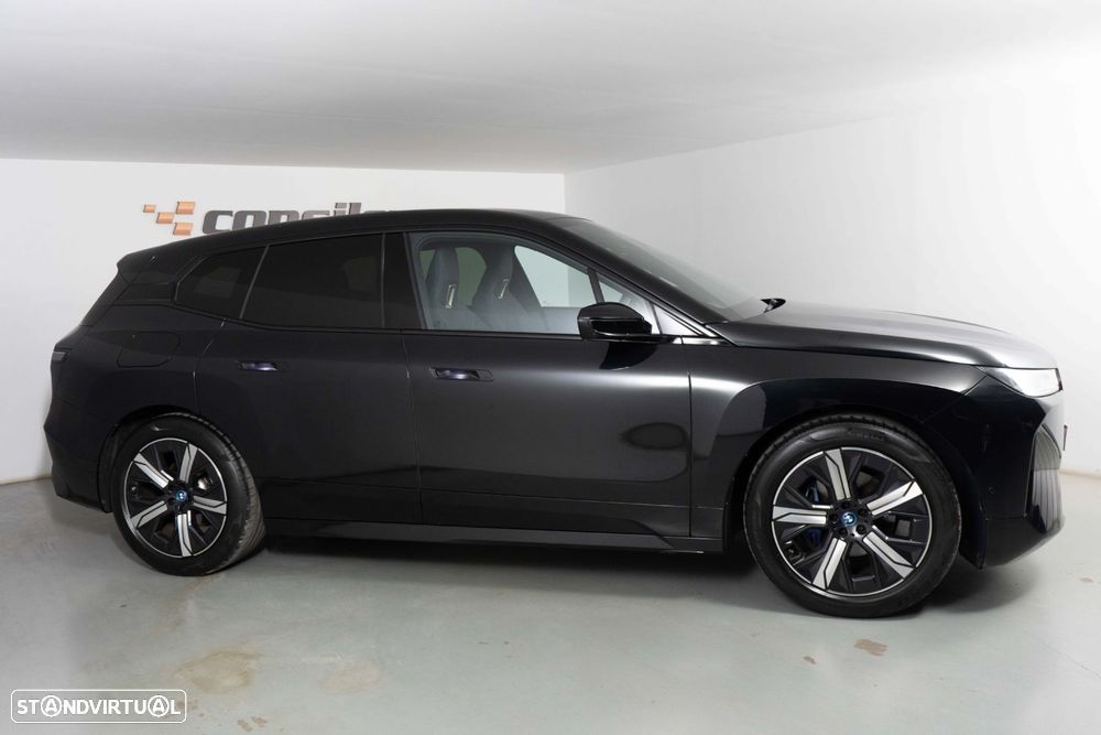 BMW iX xDrive 40 Pack Desportivo - 7