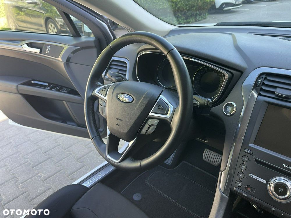 Ford Mondeo - 29