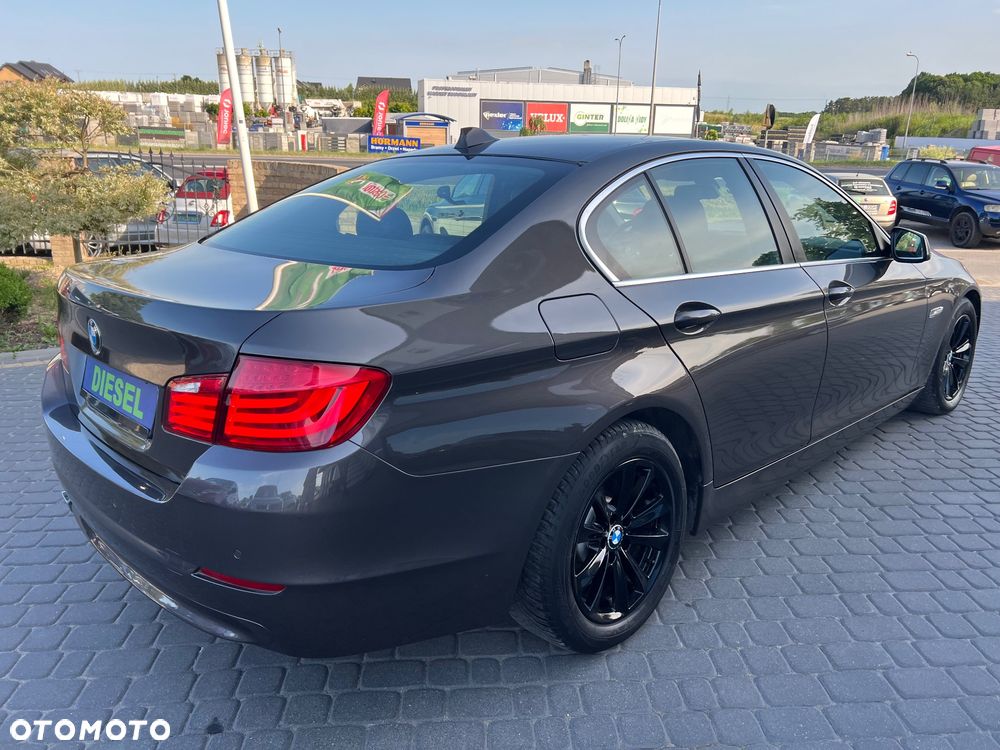 BMW Seria 5 525d - 9