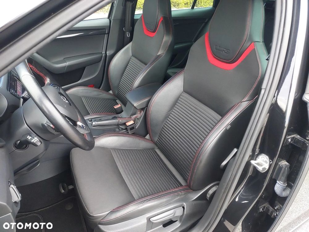 Skoda Octavia 2.0 TDI DSG RS - 23