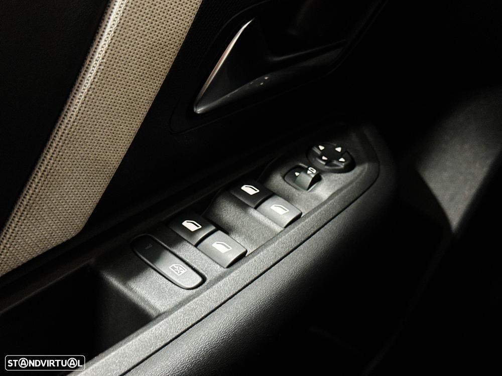 Citroën C4 PureTech 130 Stop&Start EAT8 PLUS - 38