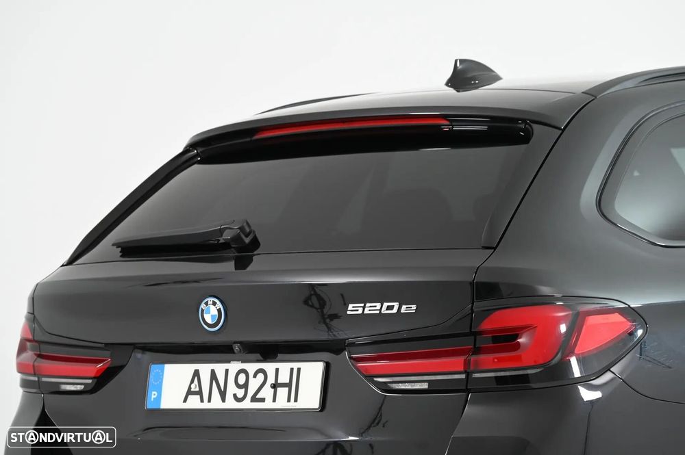 BMW 520 e Pack M - 11