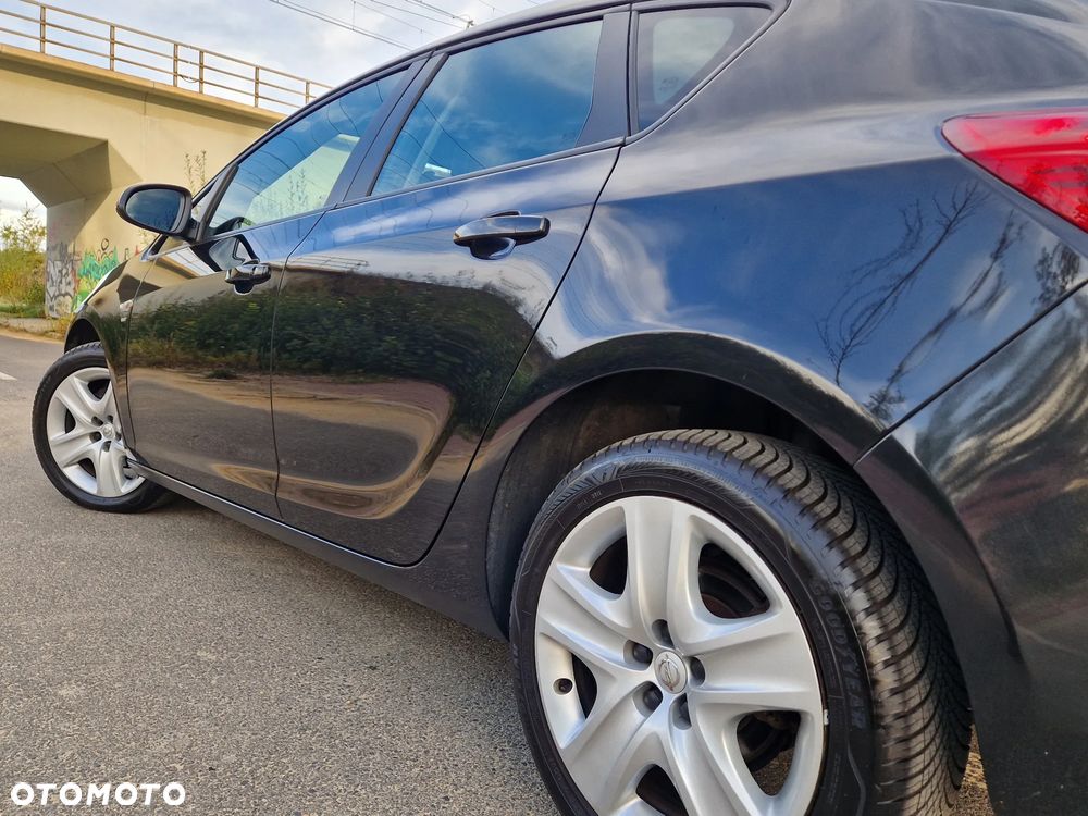 Opel Astra - 16