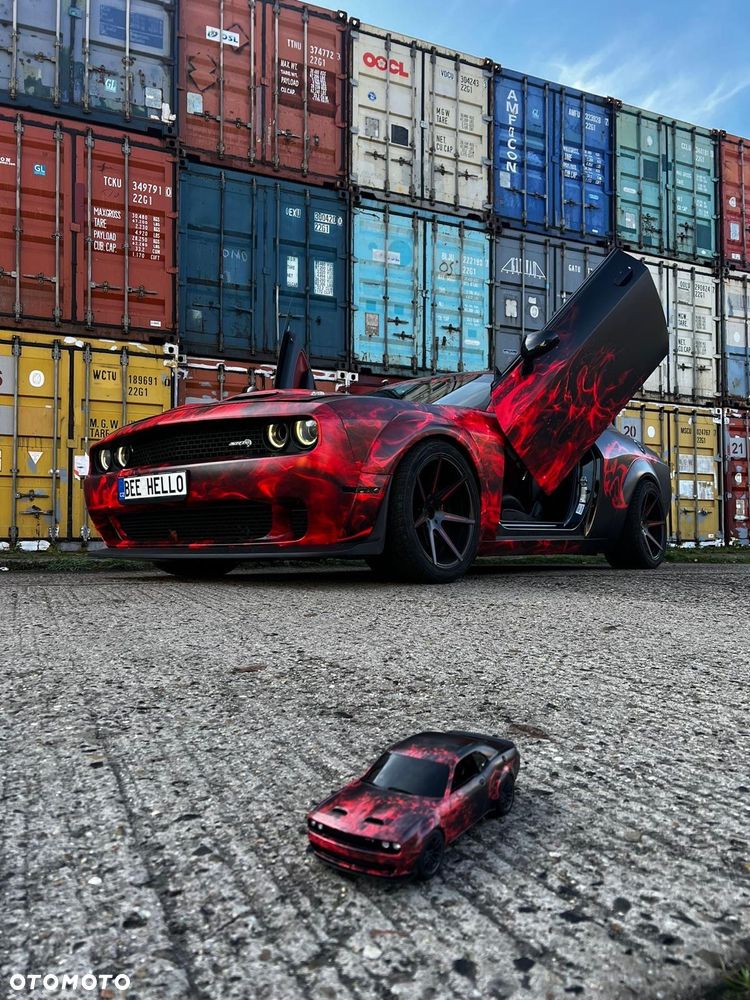 Dodge Challenger - 8