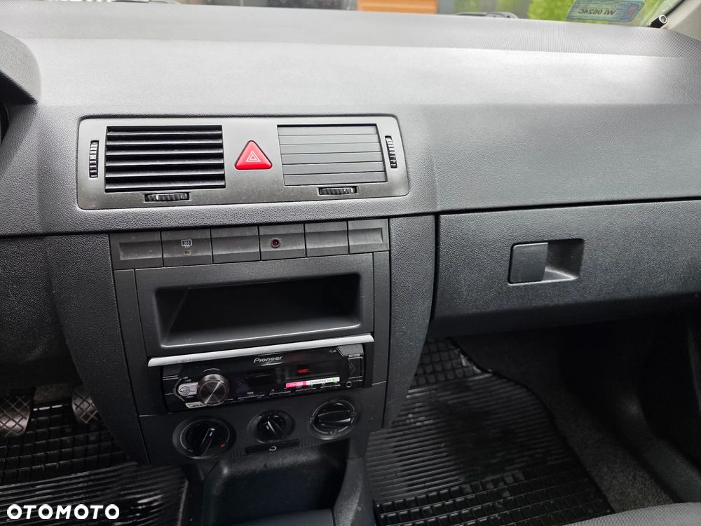 Skoda Fabia 1.2 12V Classic + - 8