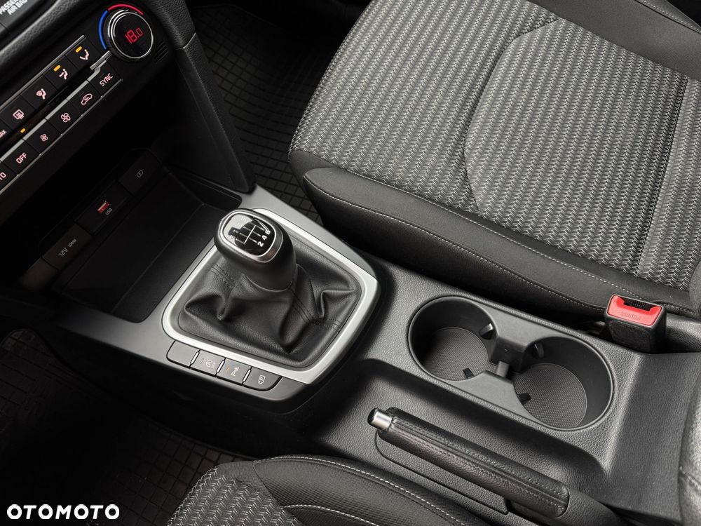 Kia Ceed 1.5 T-GDI M - 27