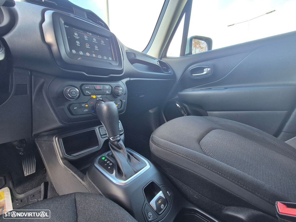 Jeep Renegade 1.3 T Night Eagle DCT - 13