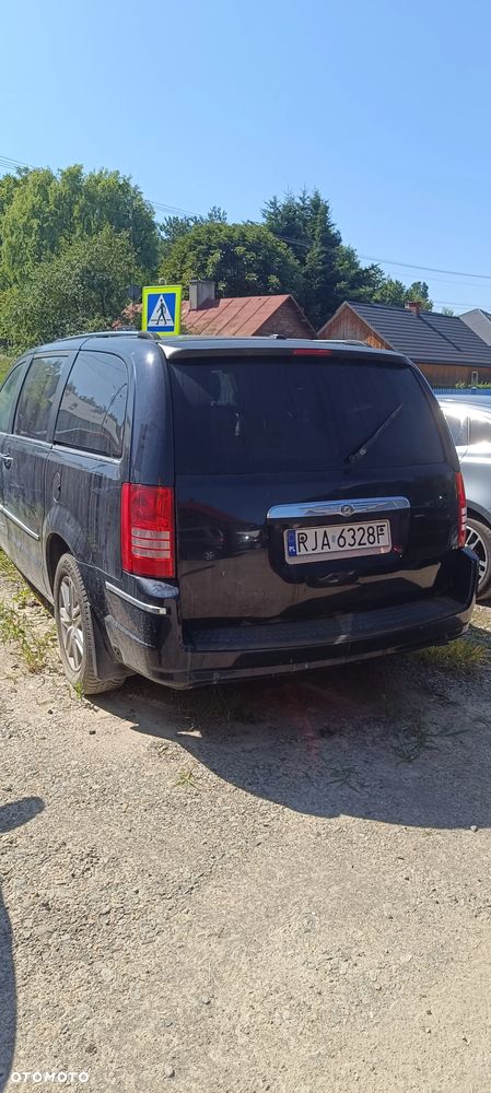 Chrysler Town & Country - 15