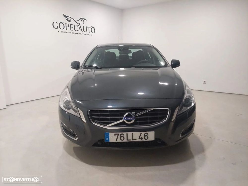 Volvo V60 2.0 D3 Momentum - 3