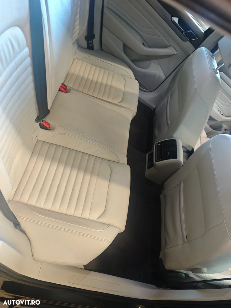 Volkswagen Passat - 14